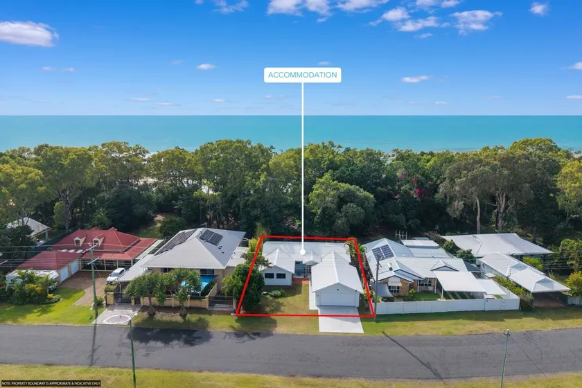 Absolute Beachfront Retreat - Private Beach TOOGOOM - Image 1