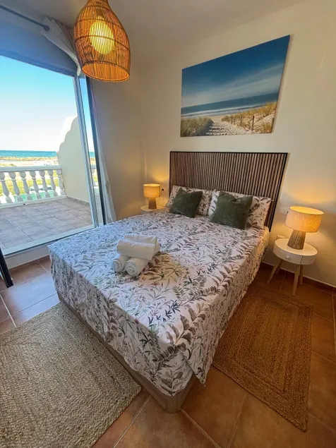 Wonderful oceanfront house in Cullera - Image 1