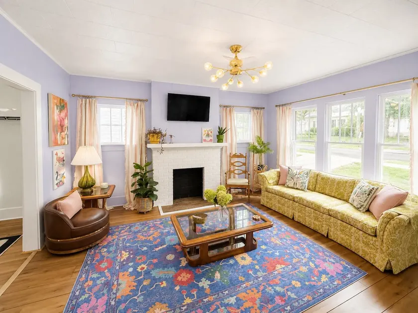 Charming Cottage w/2 queen beds - 1m to downtown! - Image 1