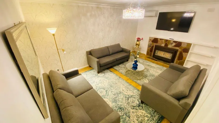 Full furnished One-bedroom house in Ringwood - Image 1