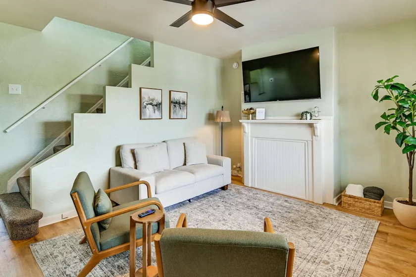 7 Min to Stadiums and Dtwn! Mt Washington Home - Image 1