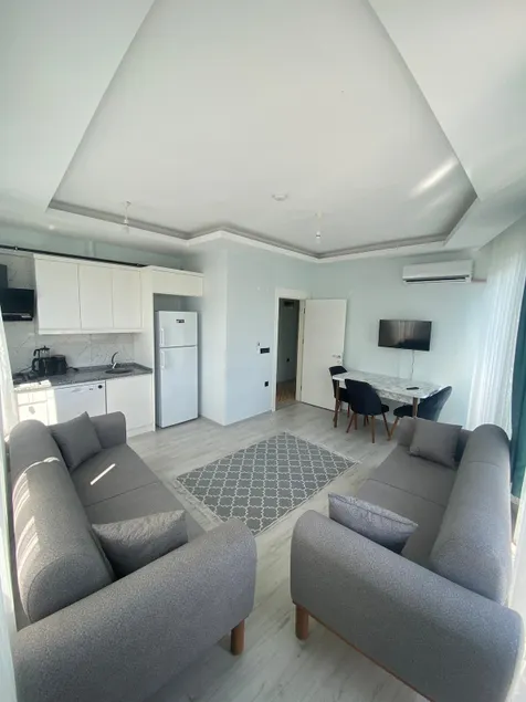 Access to everywhere with a location in the city center. - Image 1