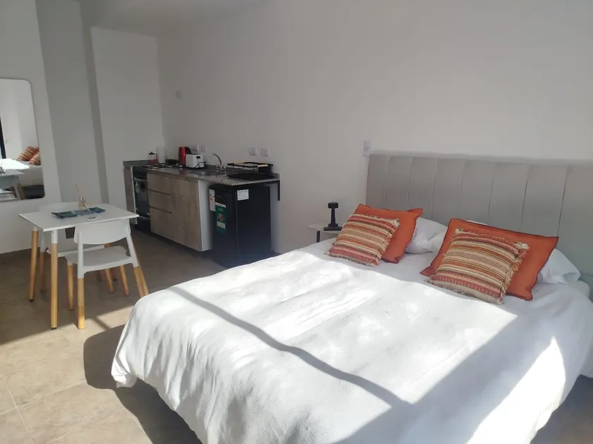 Modern studio apartment steps from CABA - Image 1