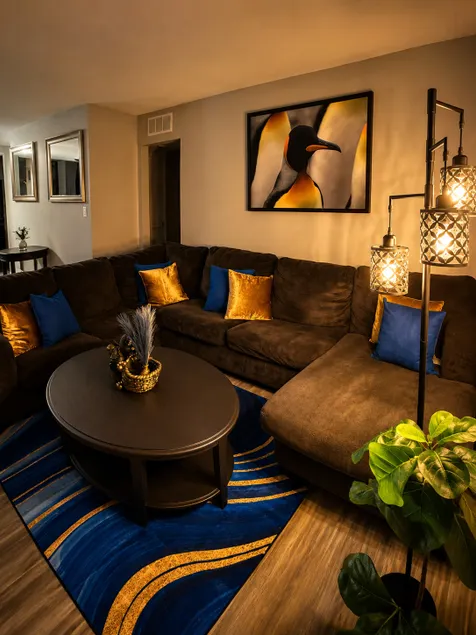 The Royal Stay - Image 1