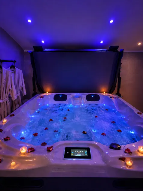 La Vie est Belle | Private Spa - Image 1