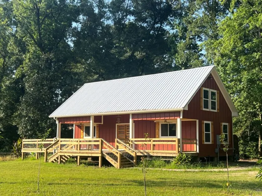 The Firehouse- Small cottage on the river - Image 1