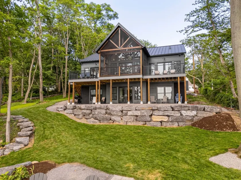 5 King Beds + Pet Friendly Waterfront + Movie Room - Image 1