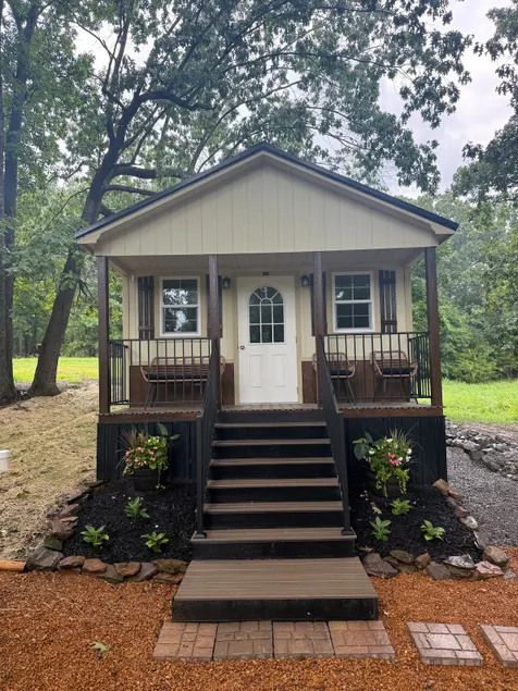 No cleaning fee. WIFI. Firepit. Near the lake - Image 1