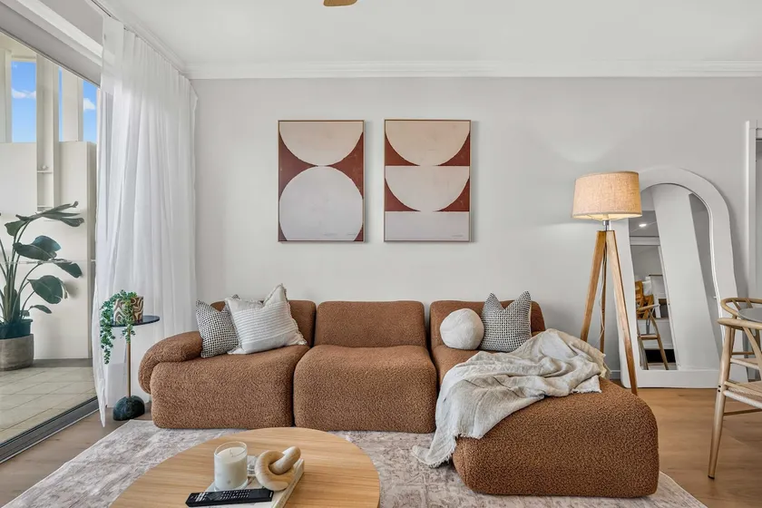 Top-Floor Retreat | 3BR, Pool, Gym & Parking - Image 1