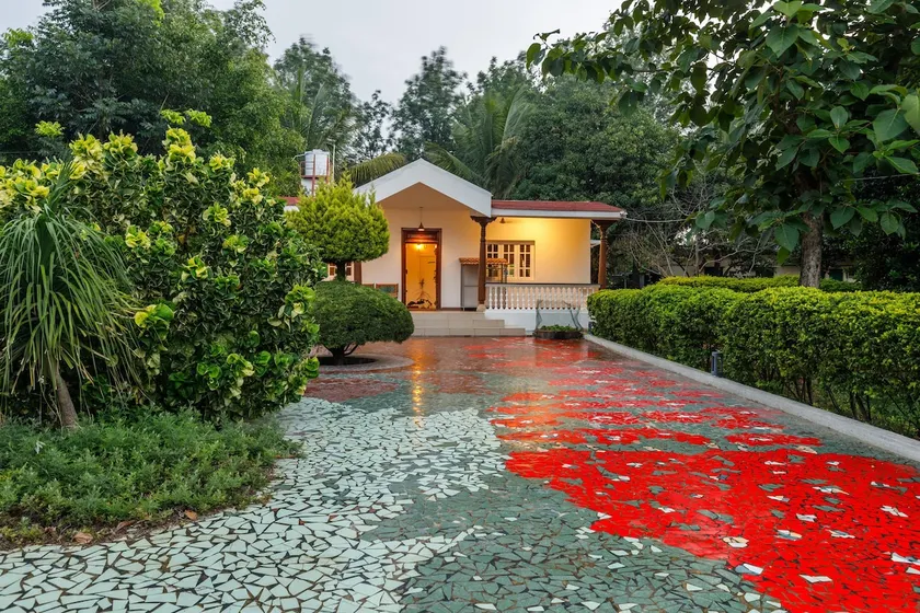 WhiteOrchid Villa by StayJadeJacuzzi30minAirport - Image 1