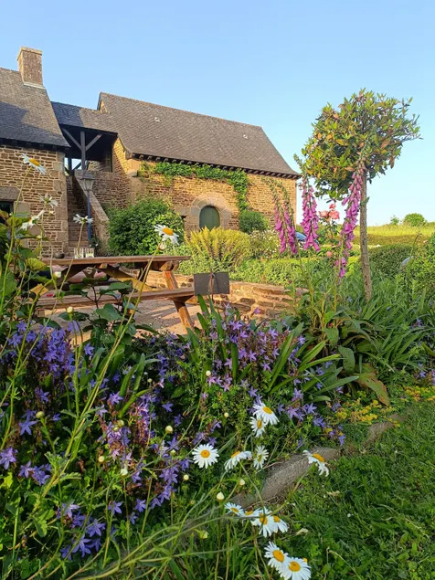 Guesthouse - Image 1