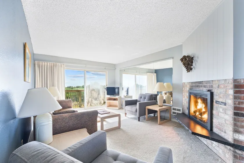Ocean View Family Suite for 6 with Fireplace - Pool and Hot Tub - Image 1