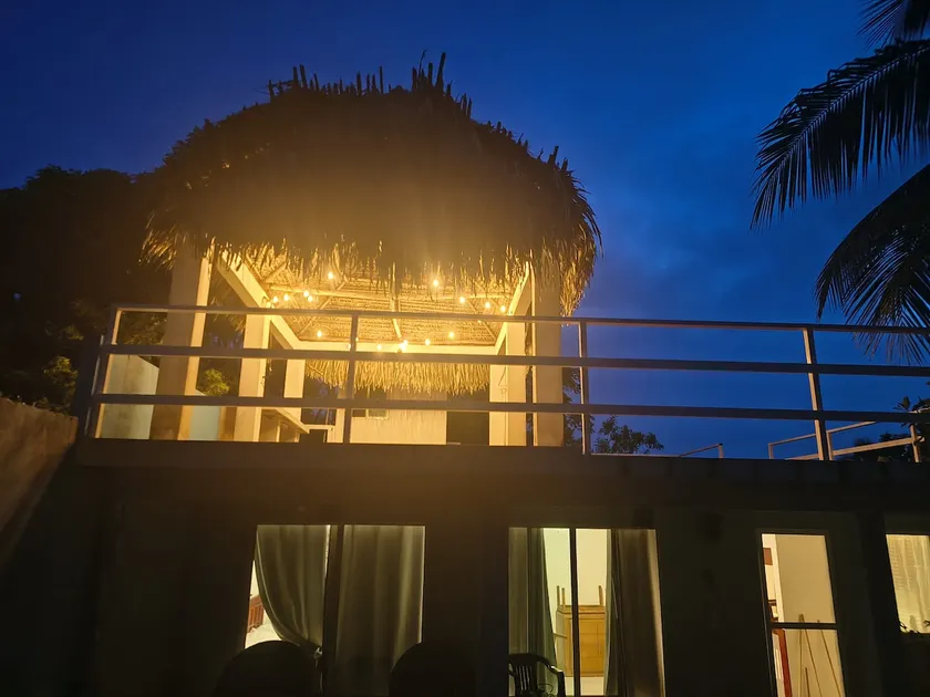 Beautiful little house with a pool, 50 meters from the sea - Image 1