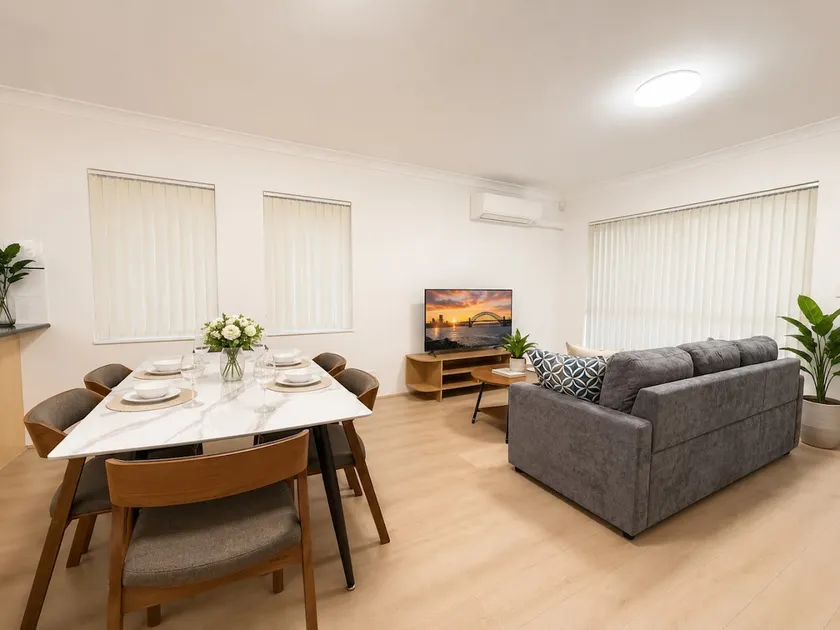 2BR Apartment Central Rail Station CBD Free Parking - Image 1