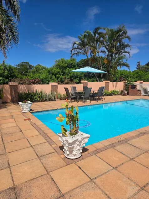 Aloe Self Catering Two Bedroom Apartment Open Plan - Image 1