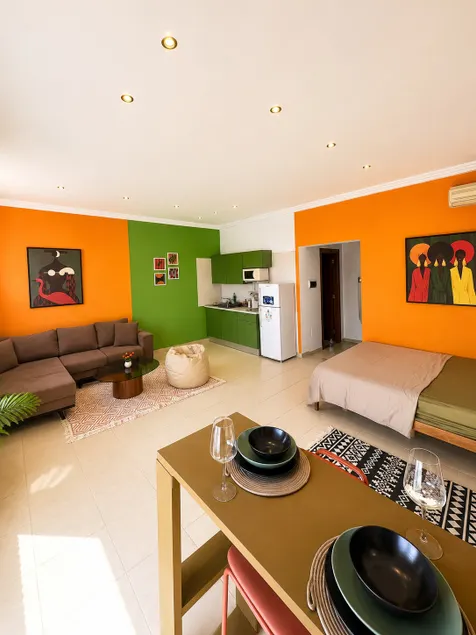 Stylish studio flat - Image 1