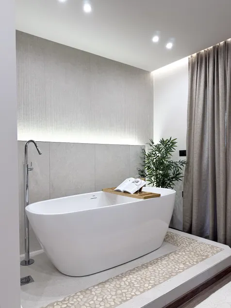 Eros: Romantic Retreat, Freestanding Bathtub - Image 1