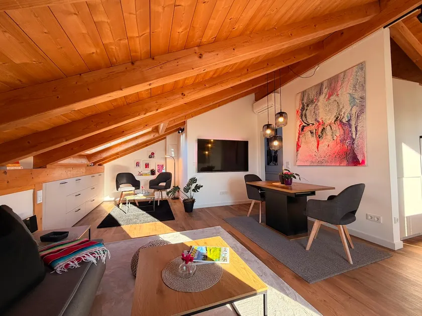 Design loft with air conditioning and high-end kitchen - Image 1