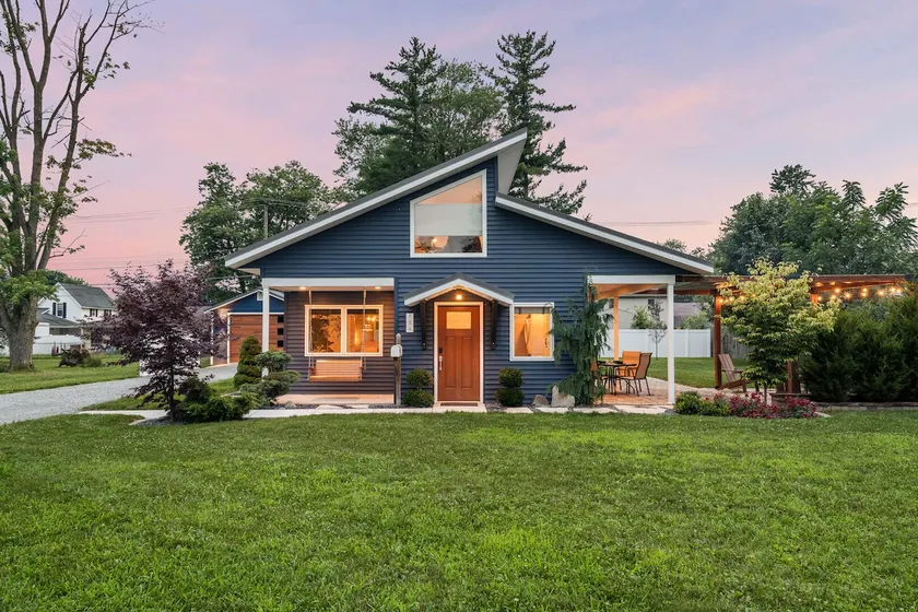 Indigo Hideaway | Romantic + Fire pit - Image 1
