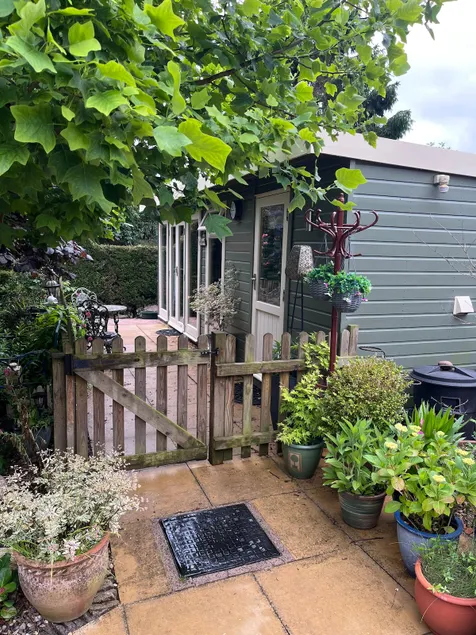 Nans shed - Image 1