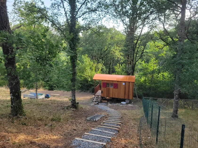 Very nice trailer on property with pool - Image 1