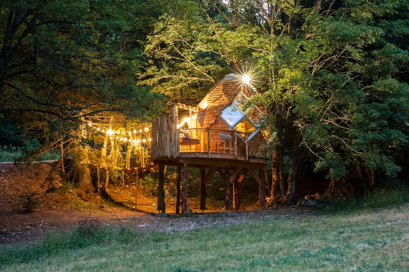 La Pomme de Pin Perchée – Vercors Treehouse - Image 1
