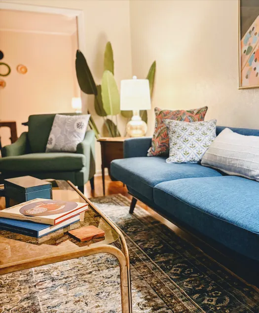 Retro 3BR Cottage-Fast WiFi-Near Hospitals&Sports - Image 1