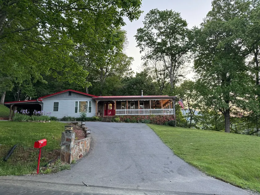 Harrell Hill Mountain Top Haven - Image 1