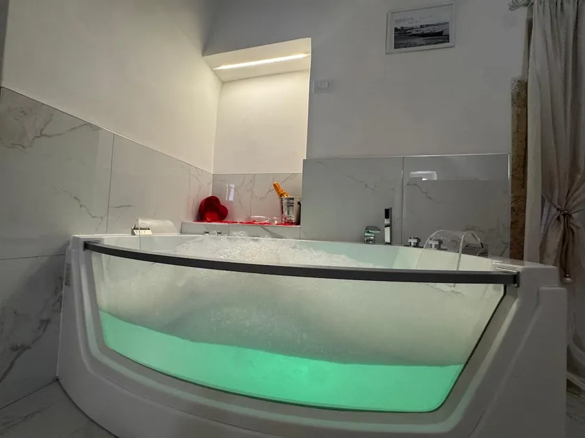 Le Dimore Airport Luxury Suite con Jacuzzi - Image 1