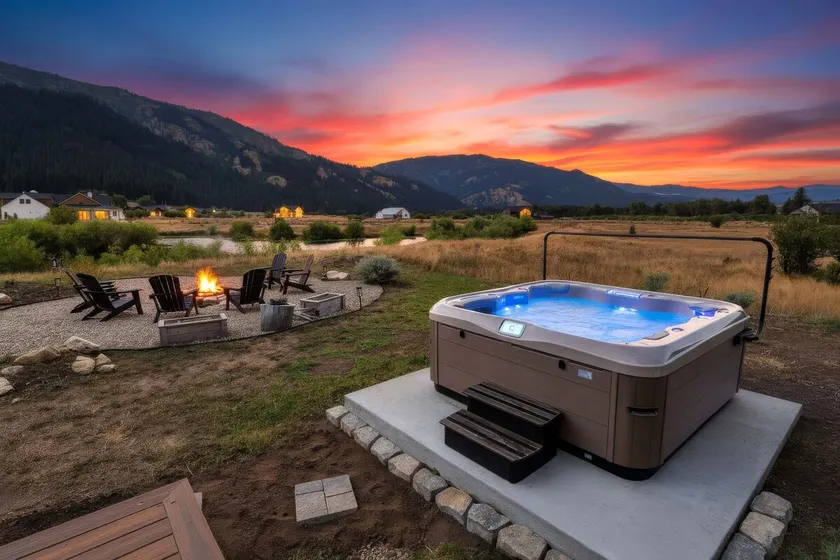 Southfork Haus Serene Mountain Escape w/ Hot Tub - Image 1