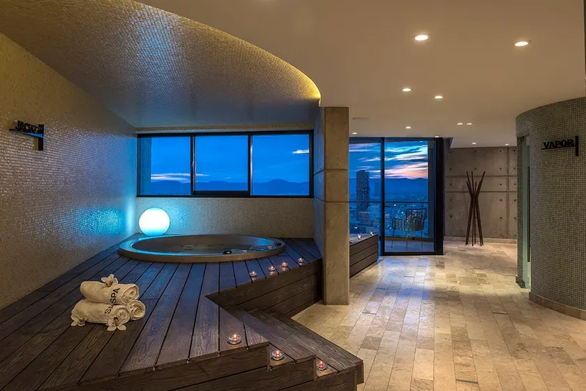 Exclusive Suite in Angelopolis with Resort Amenities - Image 1