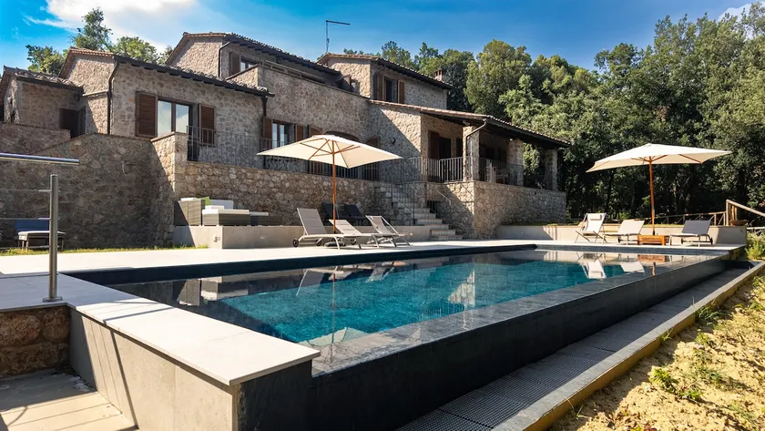 Private Villa with a Beautiful Pool near Siena - Image 1