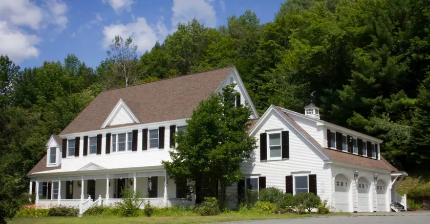 Woodstock retreat | 25 acres | private pond | spa - Image 1