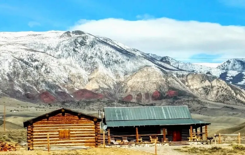 Iconic Yellowstone River Ranch - Image 1