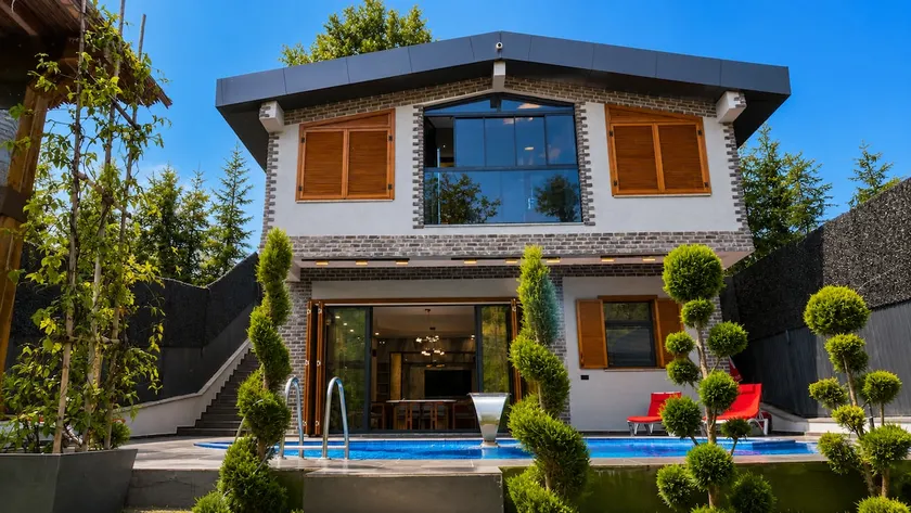 Sapanca | Luxury Detached Villa with Heated Pool - Image 1
