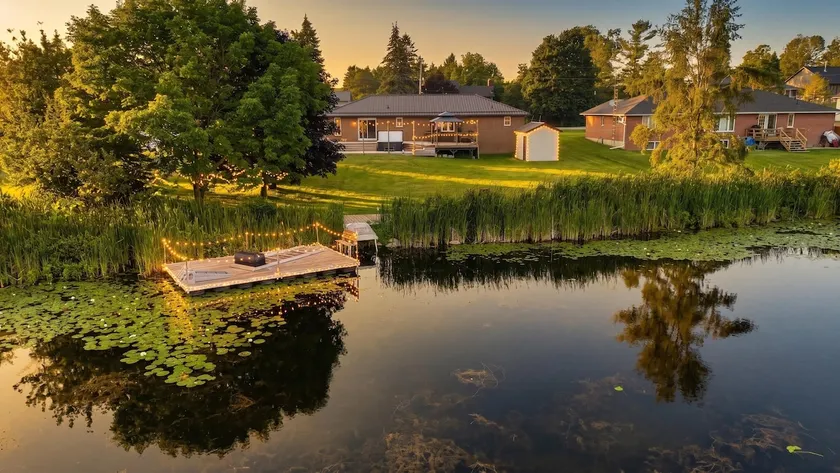 Lake Escape | Hot Tub, BBQ, Fireplace & Pool Table - Image 1