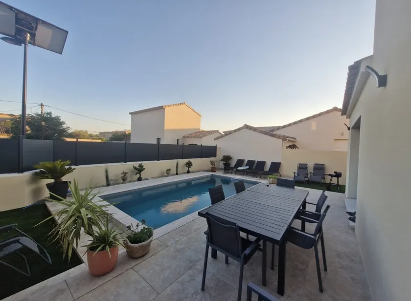 The modern house in the heart of Provence - Image 1