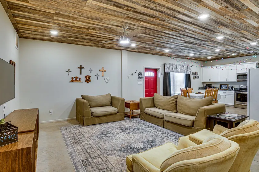 9 Mi to Dtwn: Barndominium in Lubbock - Image 1