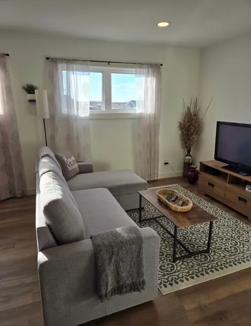Prairie Suites Guesthouse With Private Entrance - Image 1
