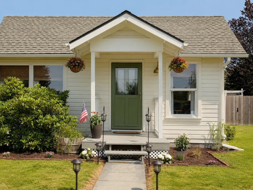 The Skagit Cottage | Hot Tub + Cozy Retreat - Image 1