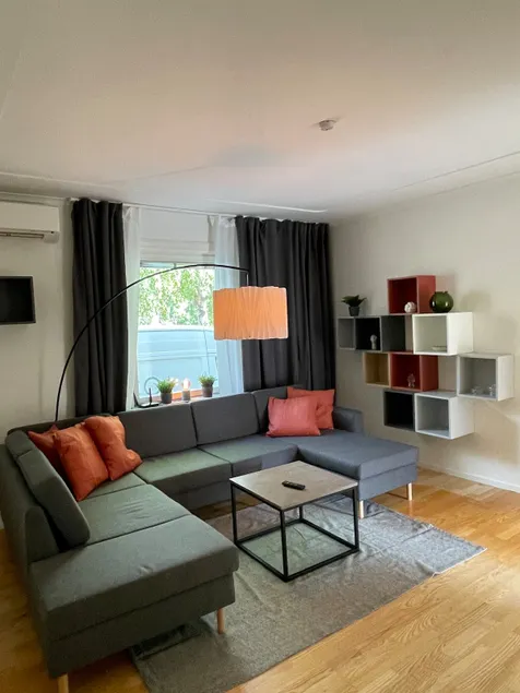 3 br apartment on the whole bottom floor. - Image 1