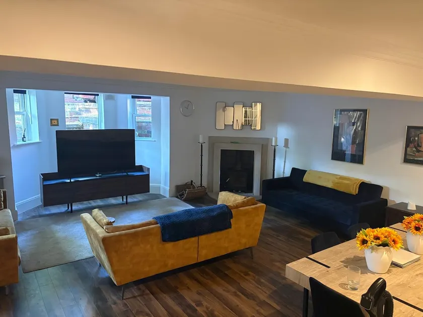 Spacious Victorian Double Room - Image 1