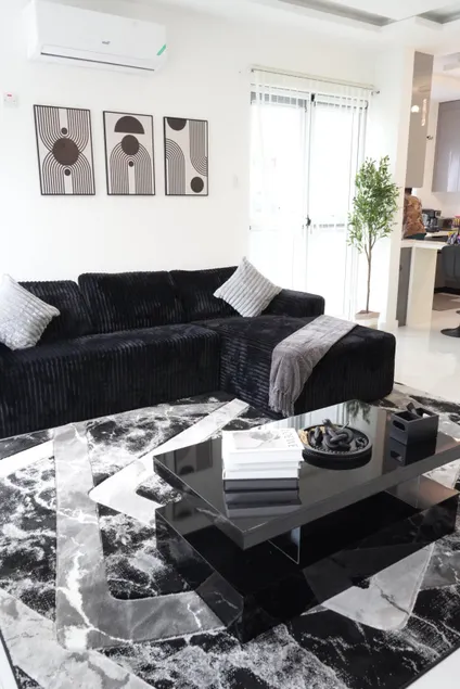 Roseneath Luxe - Image 1