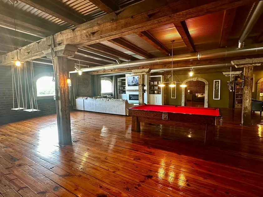 Historic Warehouse Stay - Image 1