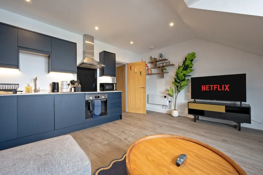 The Amber Suite | Luxury Apartment in Whitstable - Image 1