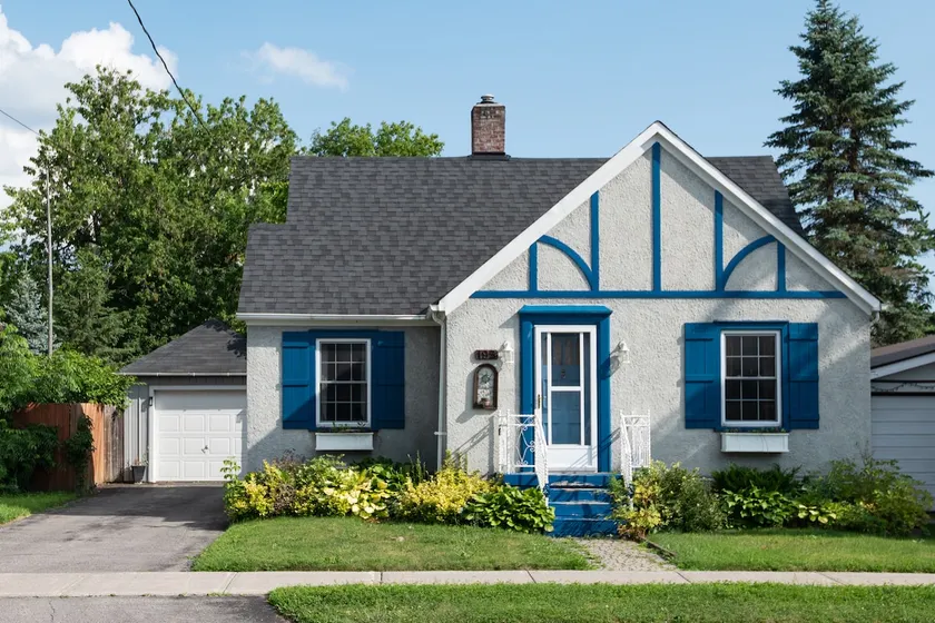 Charming Campbellford Home with a Garden Oasis - Image 1