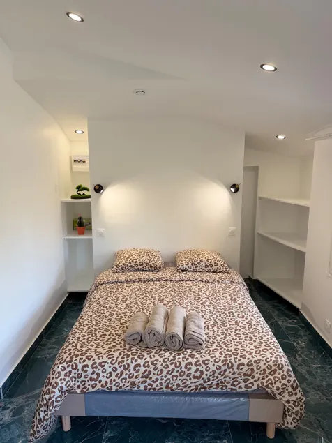 Happiness Apartment in Paris - Image 1