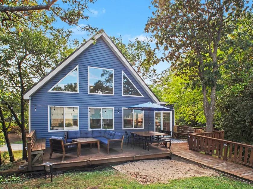 Private Beach, 6BR Lake Huron Retreat - Image 1