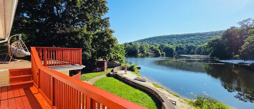 Luxury Lakefront Escape in Jefferson, NJ - Image 1