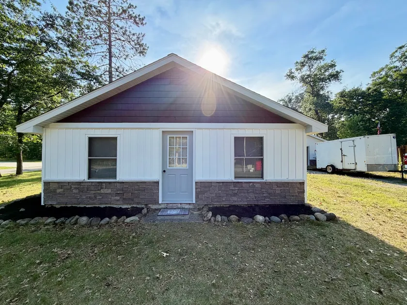 Sand Lake Getaway Cabin – National City, Michigan - Image 1